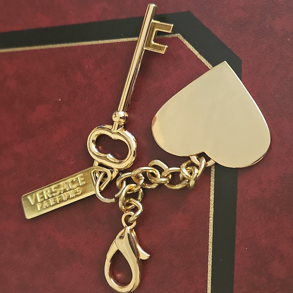 Versace Parfums Keychain. - Picture 4 of 4